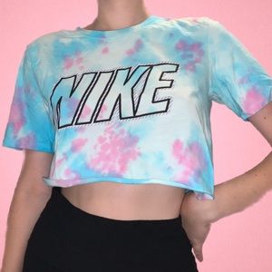 TIE DYED CROPPED NIKE TEE